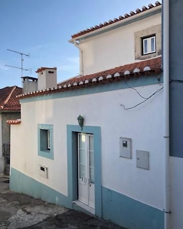 Typical Small House Near Lisbon Oeiras Kültér fotó