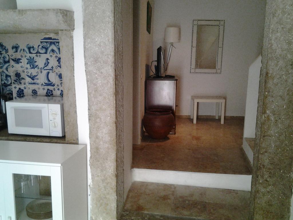 Typical Small House Near Lisbon Oeiras Szoba fotó