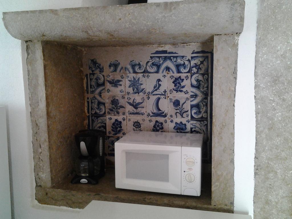 Typical Small House Near Lisbon Oeiras Szoba fotó