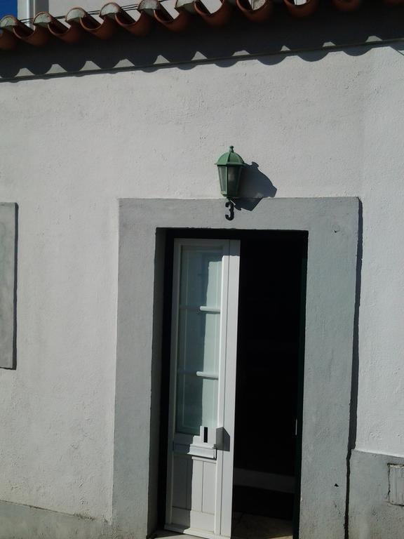 Typical Small House Near Lisbon Oeiras Kültér fotó